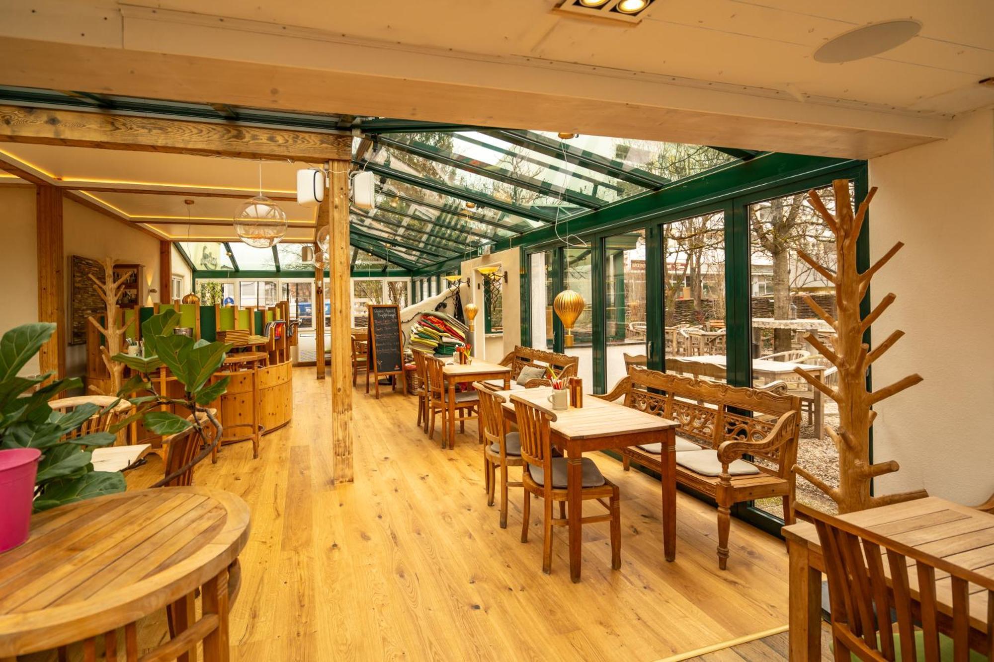 Landhaus Hotel โวลฟรัทส์เฮาเซิน ภายนอก รูปภาพ