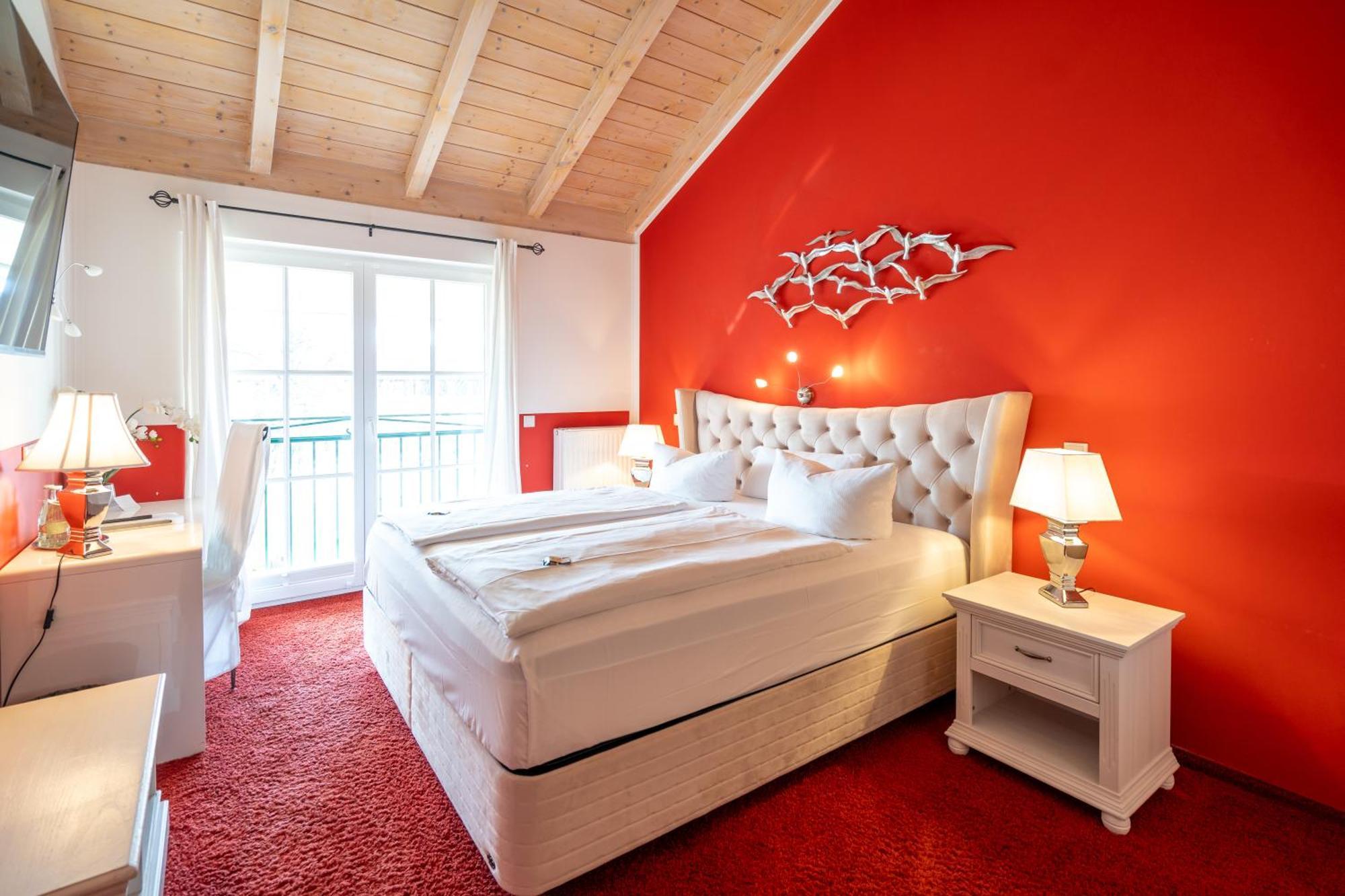 Landhaus Hotel โวลฟรัทส์เฮาเซิน ภายนอก รูปภาพ