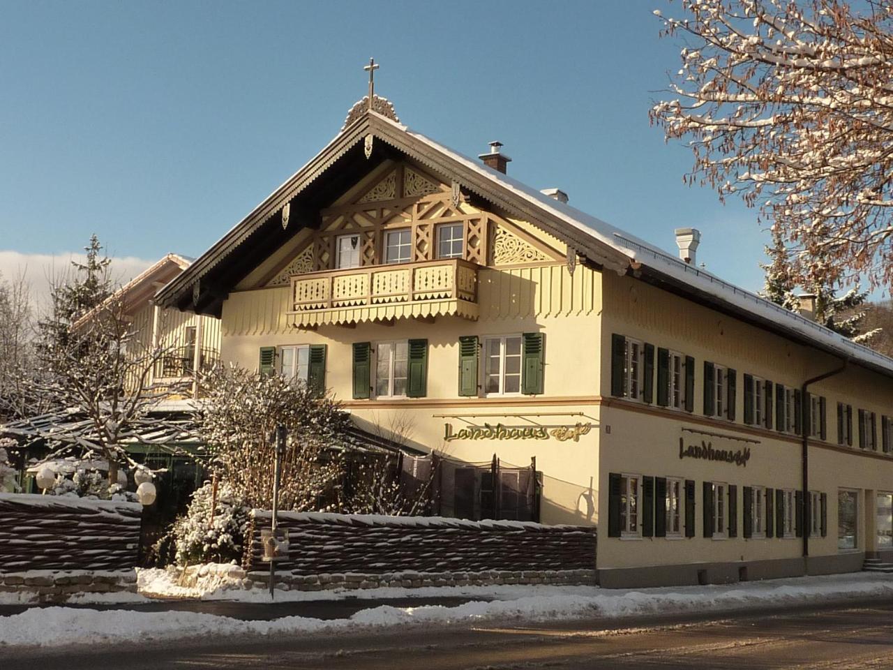 Landhaus Hotel โวลฟรัทส์เฮาเซิน ภายนอก รูปภาพ