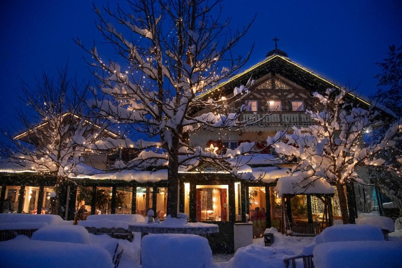 Landhaus Hotel โวลฟรัทส์เฮาเซิน ภายนอก รูปภาพ
